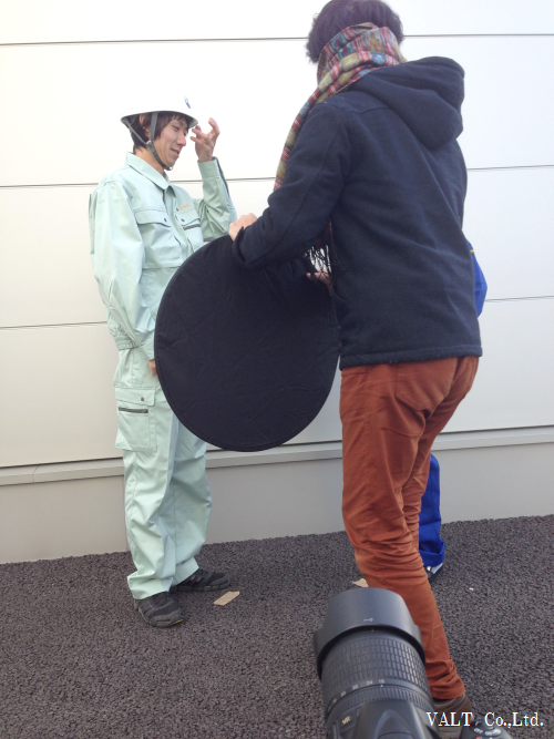 山村倉庫株式会社 パンフレット用撮影風景 ウェブとデジタルサイネージならvalt