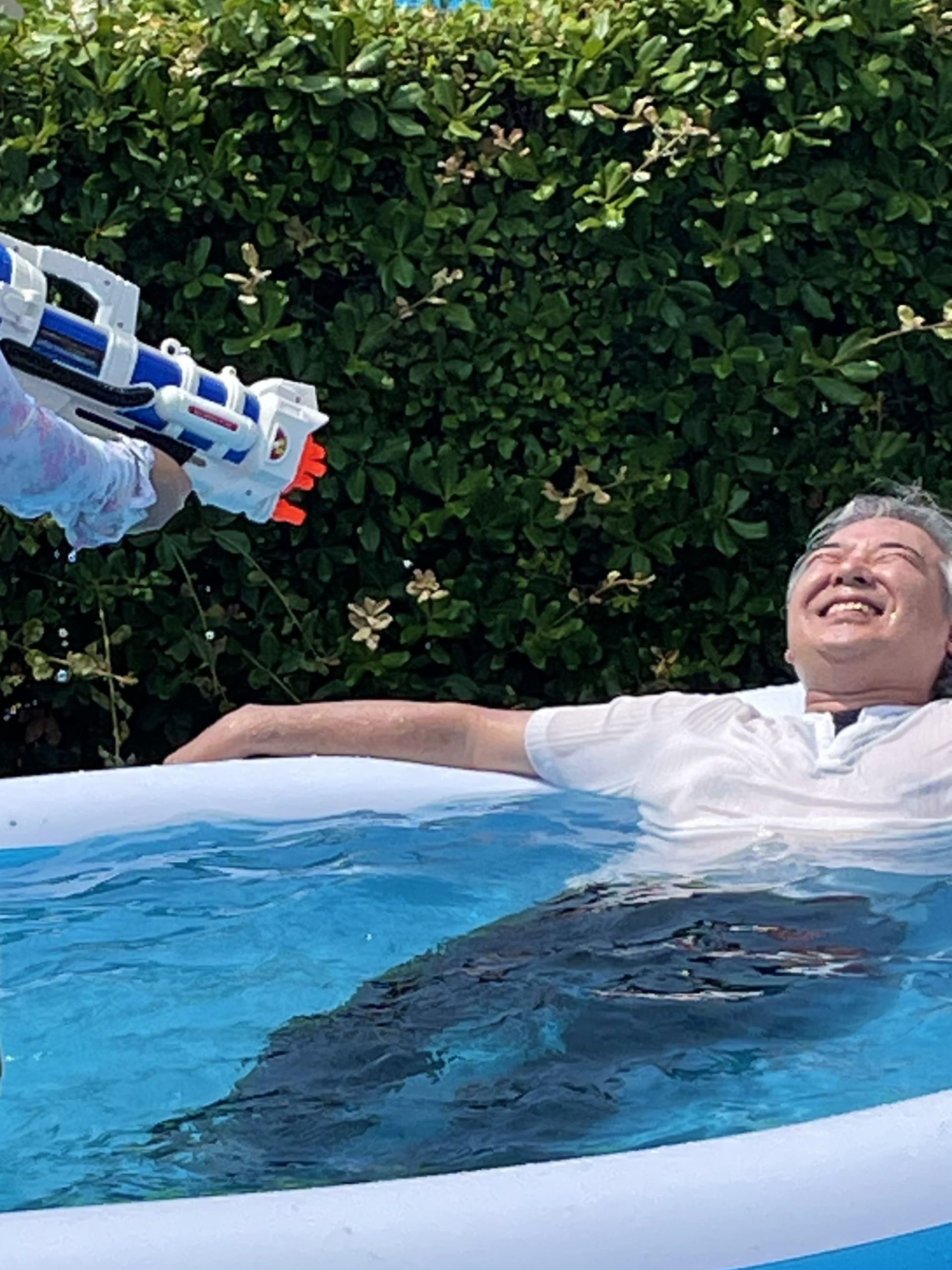 撃たれた！